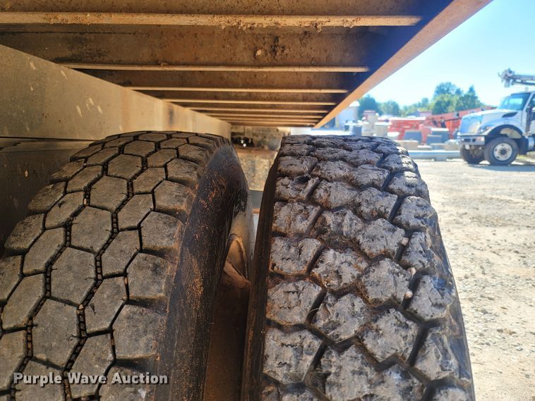 image for item LM9705 1991 Ford LN8000  dump flatbed truck