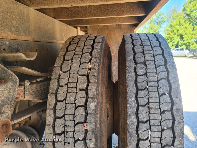 image for item LM9705 1991 Ford LN8000  dump flatbed truck