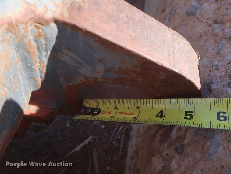 image for item LP9006 2016 Strickland SK260  quick coupler