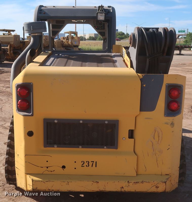 image for item LP9009 2013 Volvo MCT125C  tracked skid steer loader