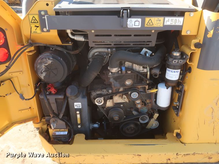 image for item LP9009 2013 Volvo MCT125C  tracked skid steer loader