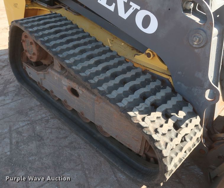 image for item LP9009 2013 Volvo MCT125C  tracked skid steer loader