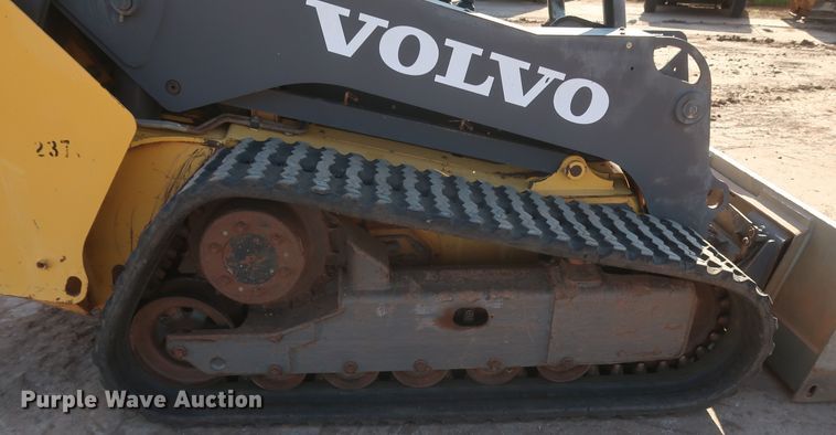 image for item LP9009 2013 Volvo MCT125C  tracked skid steer loader