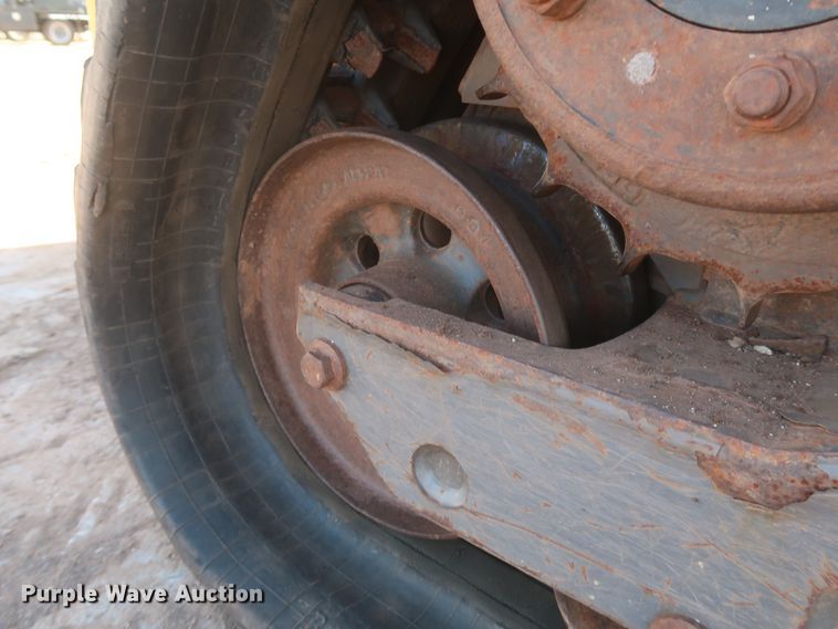 image for item LP9009 2013 Volvo MCT125C  tracked skid steer loader