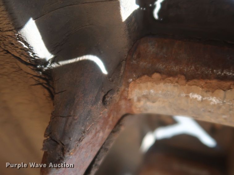 image for item LP9009 2013 Volvo MCT125C  tracked skid steer loader