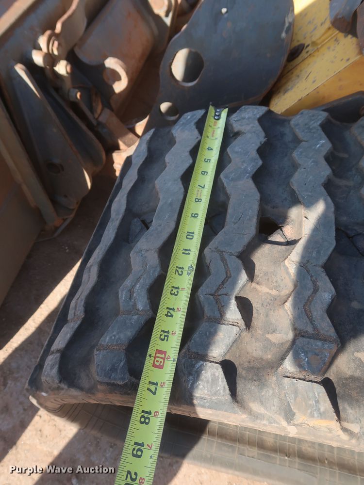 image for item LP9009 2013 Volvo MCT125C  tracked skid steer loader