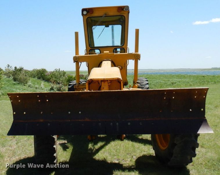 image for item MF9618 1981 John Deere 570A  rigid frame motor grader