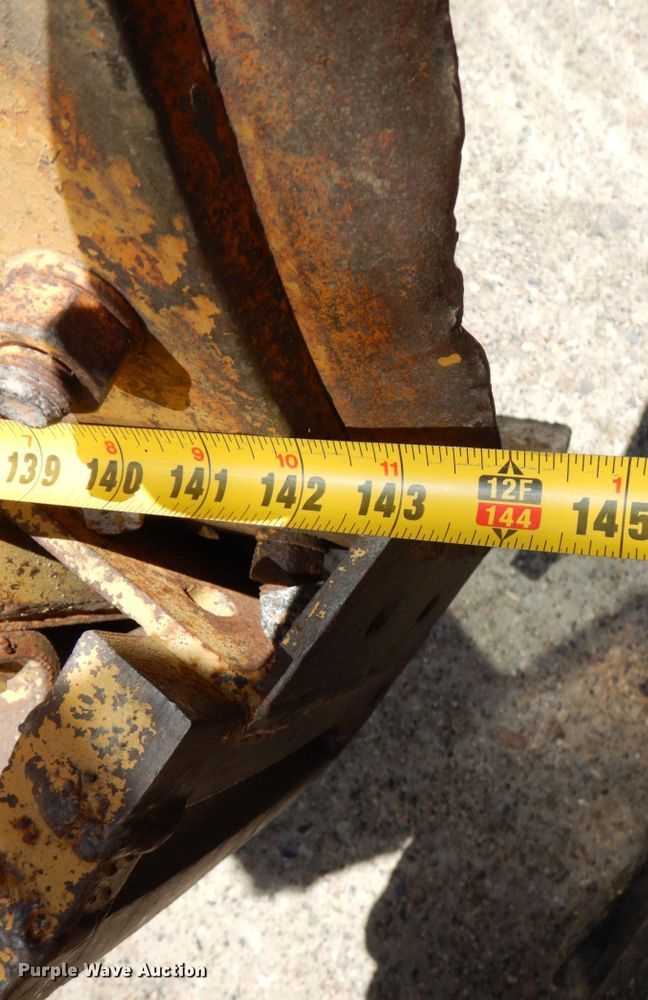 image for item MF9618 1981 John Deere 570A  rigid frame motor grader