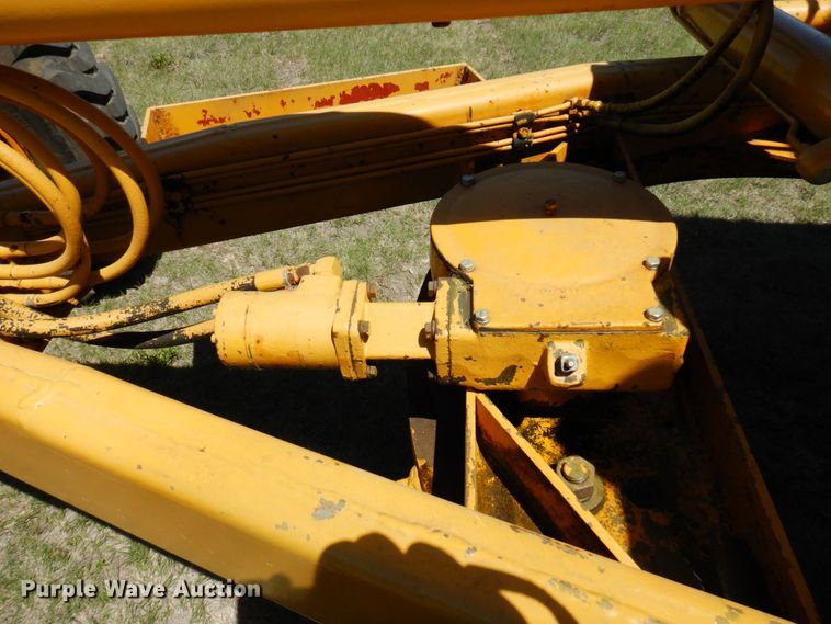 image for item MF9618 1981 John Deere 570A  rigid frame motor grader