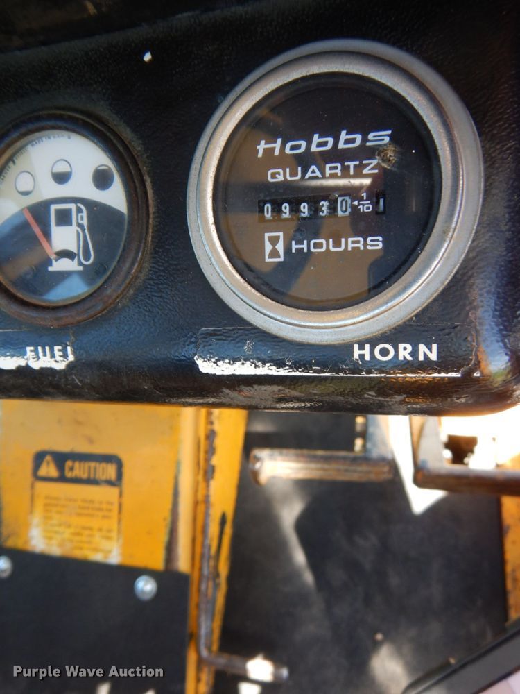 image for item MF9618 1981 John Deere 570A  rigid frame motor grader