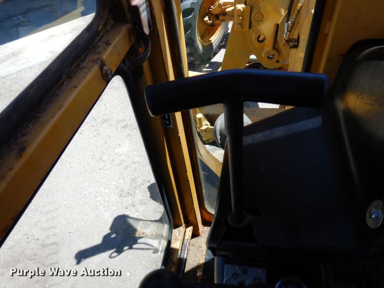 image for item MF9618 1981 John Deere 570A  rigid frame motor grader