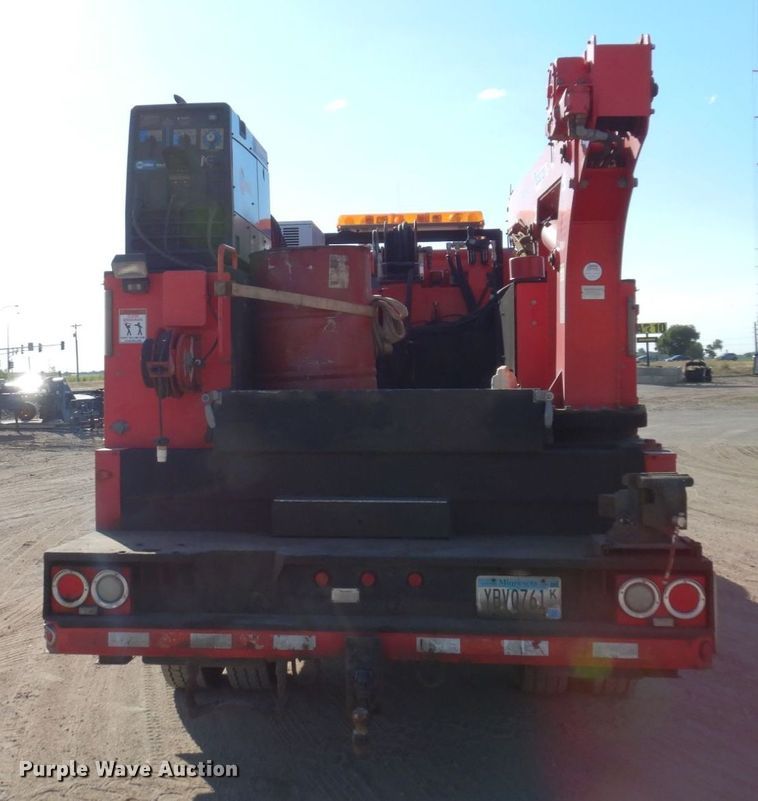 image for item MF9733 2008 Peterbilt 335  utility / service truck