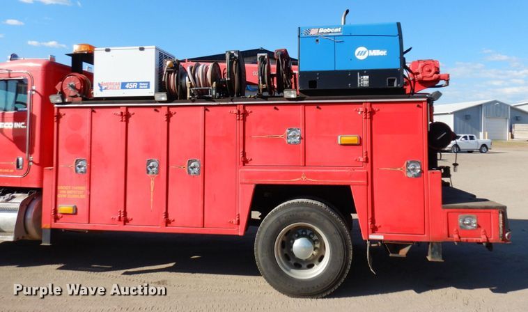 image for item MF9733 2008 Peterbilt 335  utility / service truck