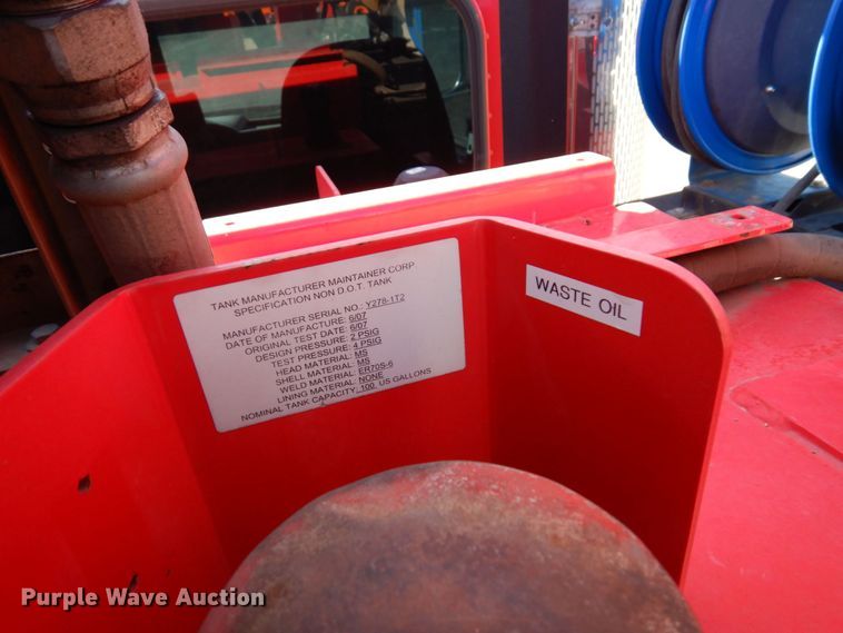 image for item MF9733 2008 Peterbilt 335  utility / service truck