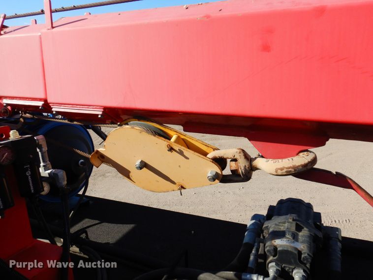 image for item MF9733 2008 Peterbilt 335  utility / service truck