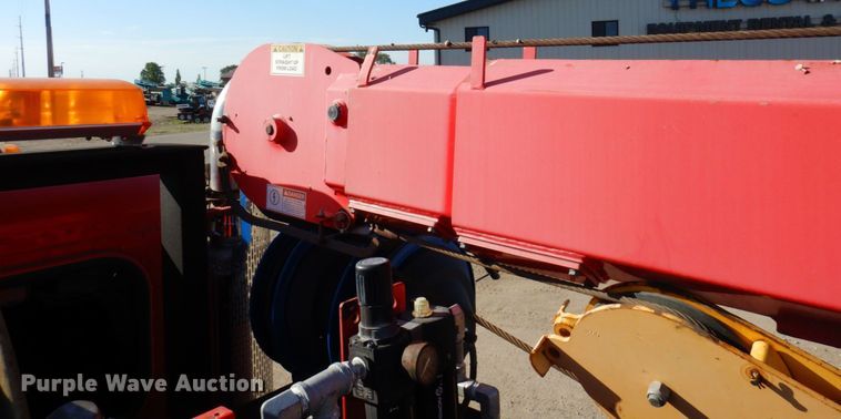 image for item MF9733 2008 Peterbilt 335  utility / service truck