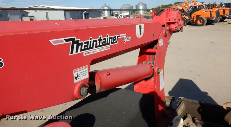 image for item MF9733 2008 Peterbilt 335  utility / service truck