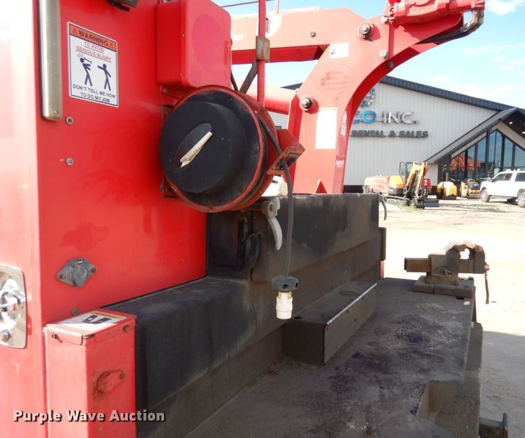 image for item MF9733 2008 Peterbilt 335  utility / service truck