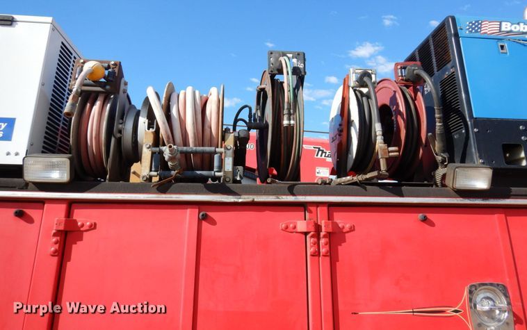 image for item MF9733 2008 Peterbilt 335  utility / service truck