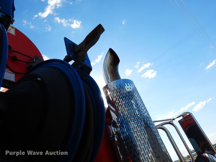 image for item MF9733 2008 Peterbilt 335  utility / service truck