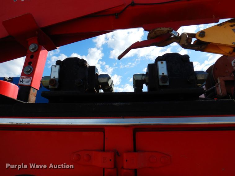 image for item MF9733 2008 Peterbilt 335  utility / service truck