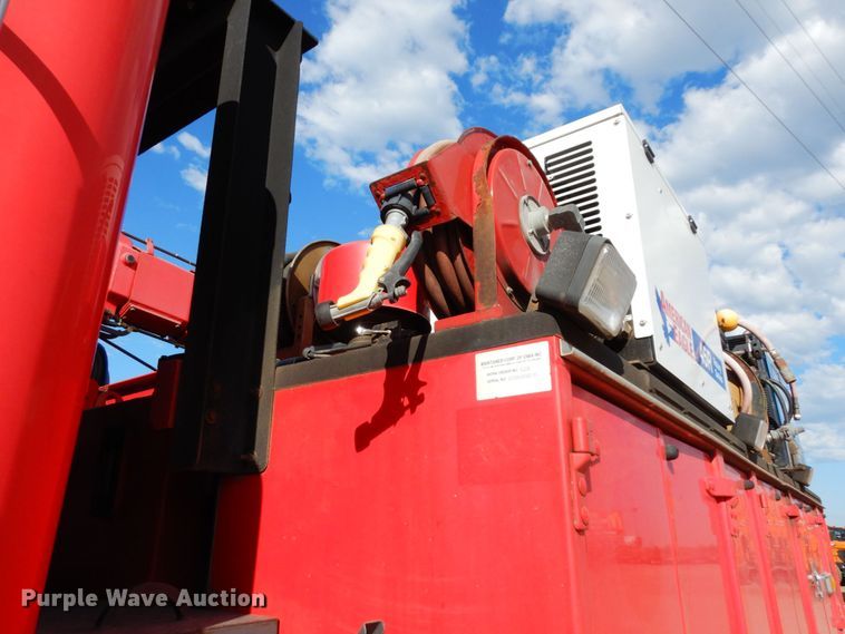 image for item MF9733 2008 Peterbilt 335  utility / service truck