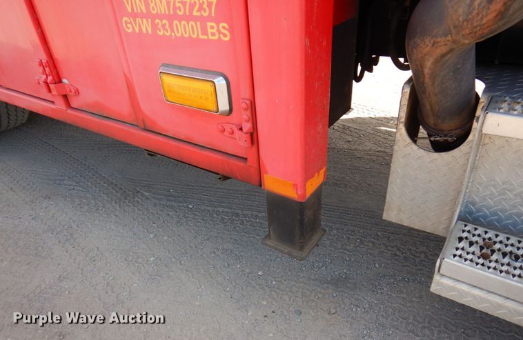 image for item MF9733 2008 Peterbilt 335  utility / service truck