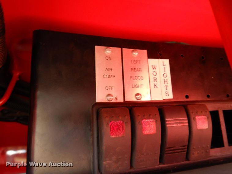 image for item MF9733 2008 Peterbilt 335  utility / service truck