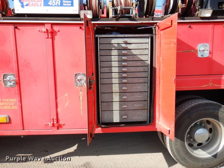 image for item MF9733 2008 Peterbilt 335  utility / service truck