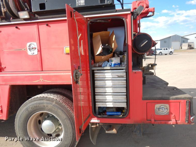 image for item MF9733 2008 Peterbilt 335  utility / service truck