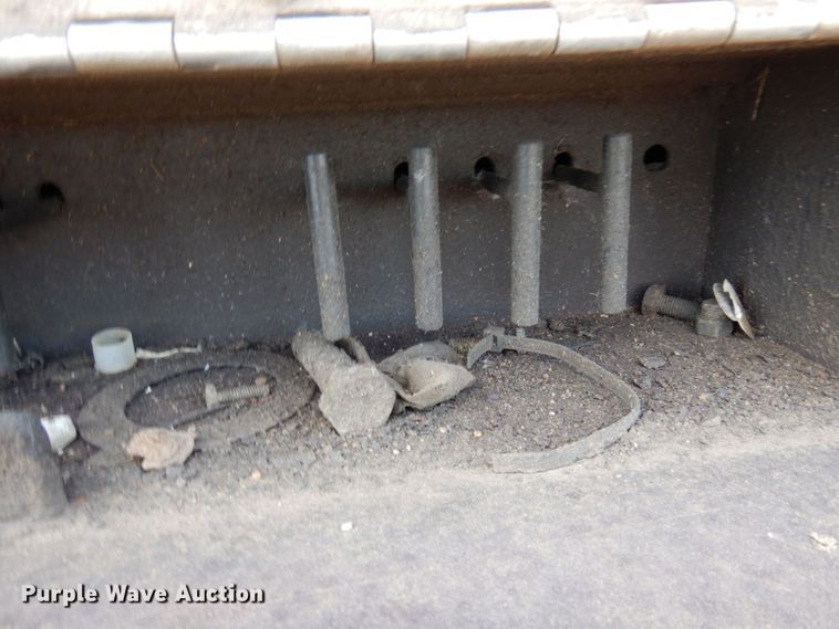 image for item MF9733 2008 Peterbilt 335  utility / service truck