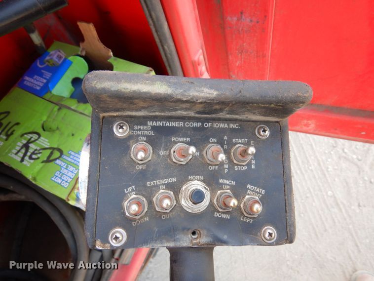 image for item MF9733 2008 Peterbilt 335  utility / service truck