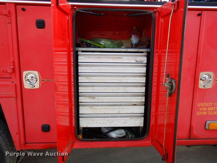 image for item MF9733 2008 Peterbilt 335  utility / service truck