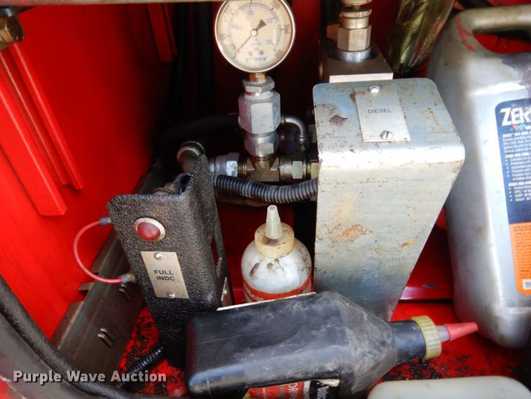 image for item MF9733 2008 Peterbilt 335  utility / service truck