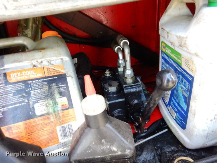 image for item MF9733 2008 Peterbilt 335  utility / service truck