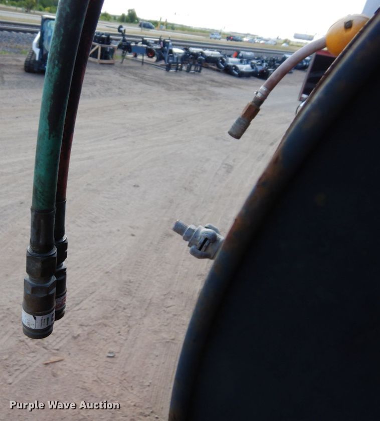 image for item MF9733 2008 Peterbilt 335  utility / service truck