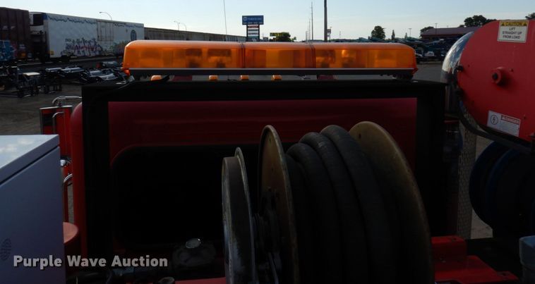 image for item MF9733 2008 Peterbilt 335  utility / service truck