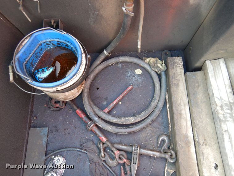 image for item MF9733 2008 Peterbilt 335  utility / service truck