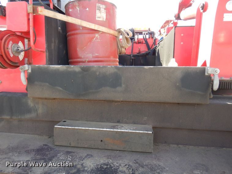 image for item MF9733 2008 Peterbilt 335  utility / service truck