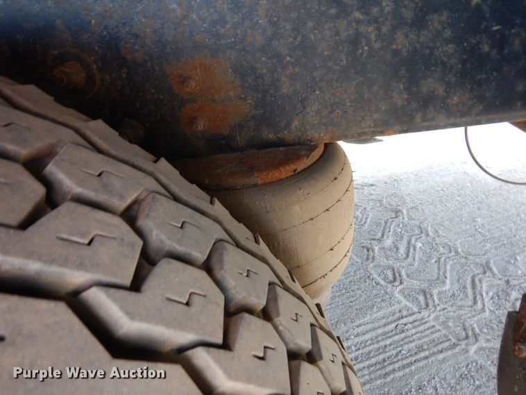 image for item MF9733 2008 Peterbilt 335  utility / service truck