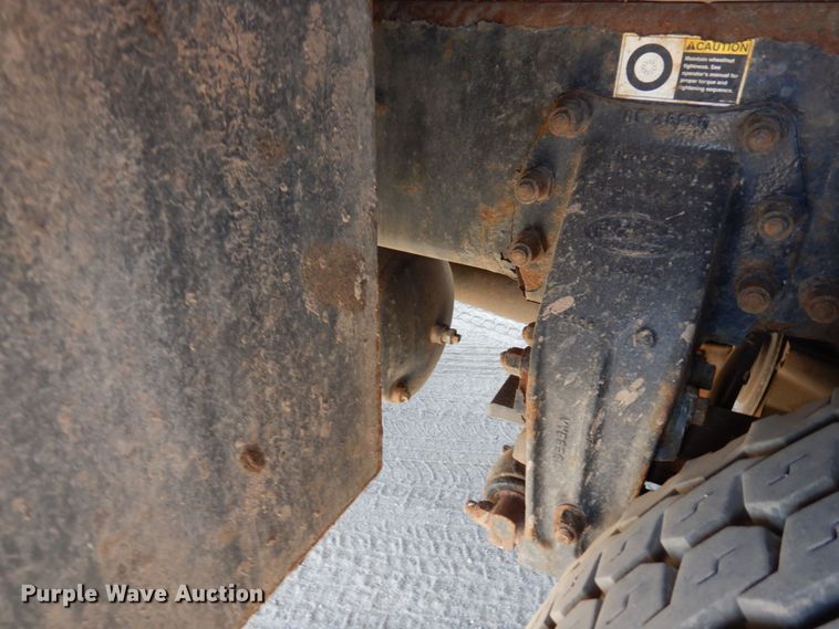 image for item MF9733 2008 Peterbilt 335  utility / service truck