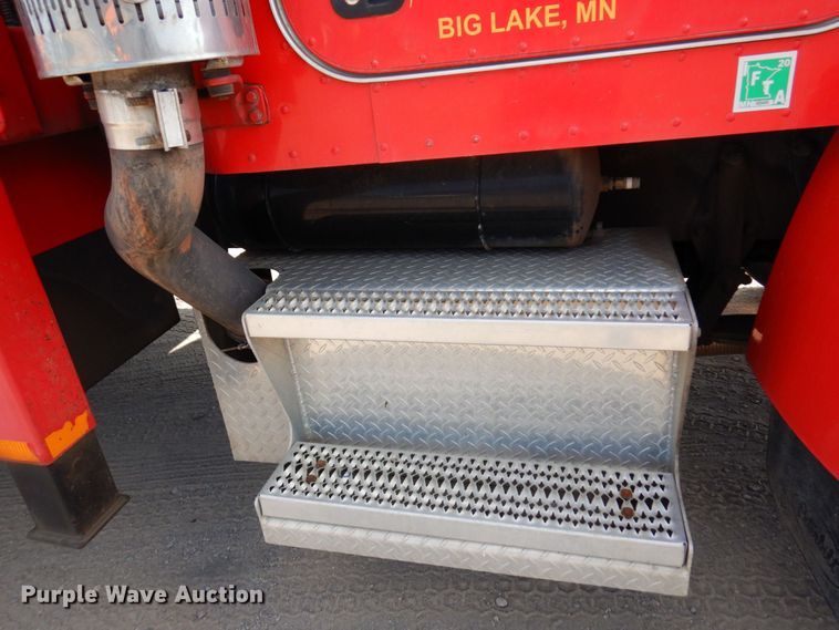 image for item MF9733 2008 Peterbilt 335  utility / service truck