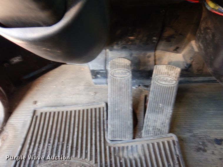 image for item MF9733 2008 Peterbilt 335  utility / service truck