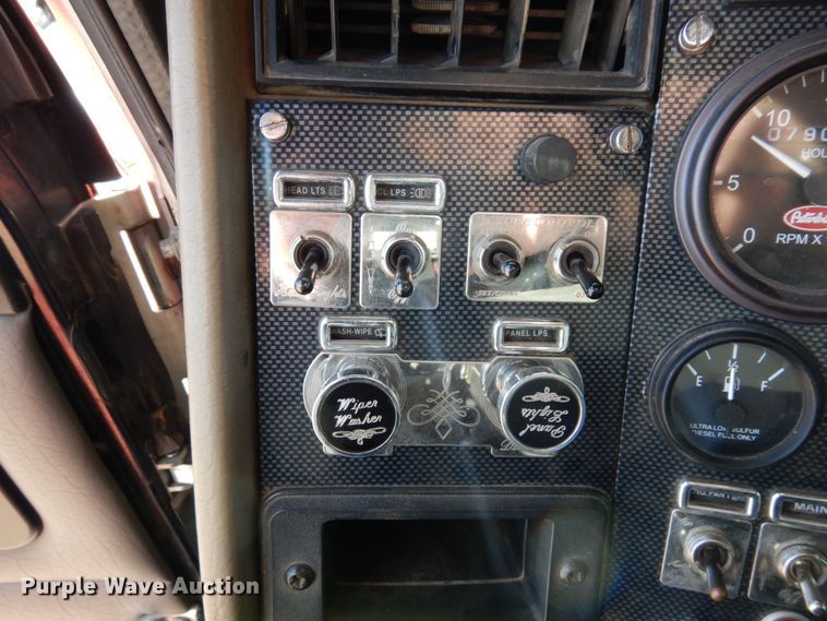 image for item MF9733 2008 Peterbilt 335  utility / service truck