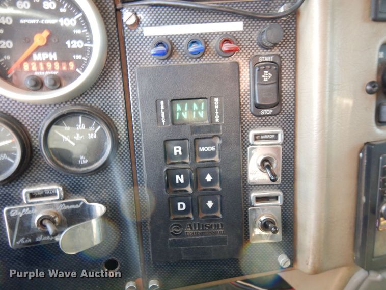 image for item MF9733 2008 Peterbilt 335  utility / service truck