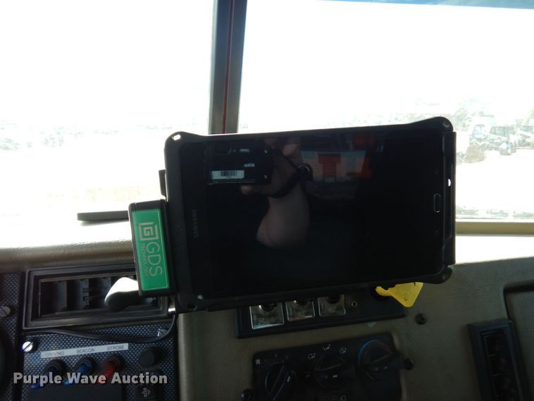 image for item MF9733 2008 Peterbilt 335  utility / service truck