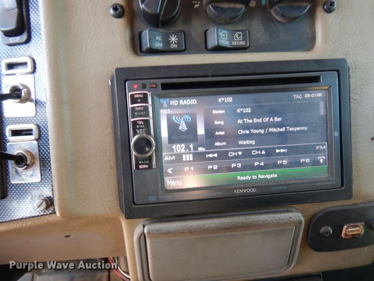 image for item MF9733 2008 Peterbilt 335  utility / service truck