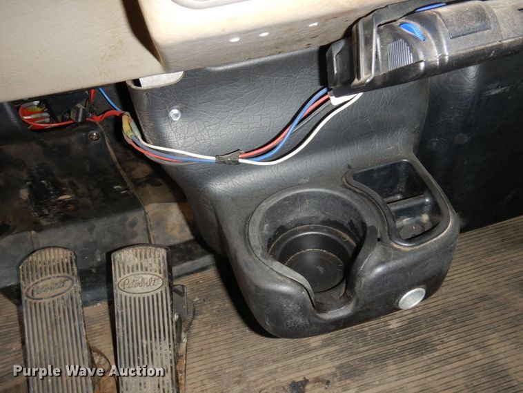 image for item MF9733 2008 Peterbilt 335  utility / service truck