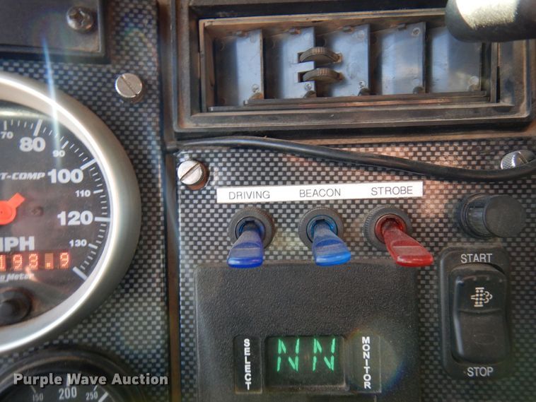 image for item MF9733 2008 Peterbilt 335  utility / service truck