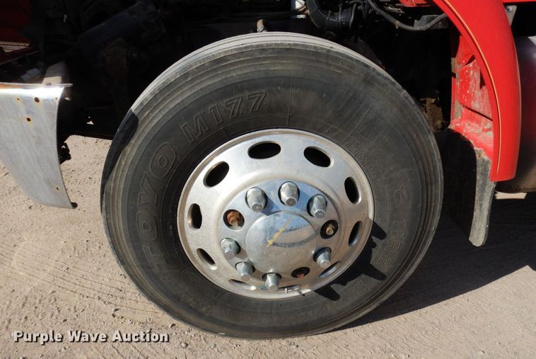 image for item MF9733 2008 Peterbilt 335  utility / service truck